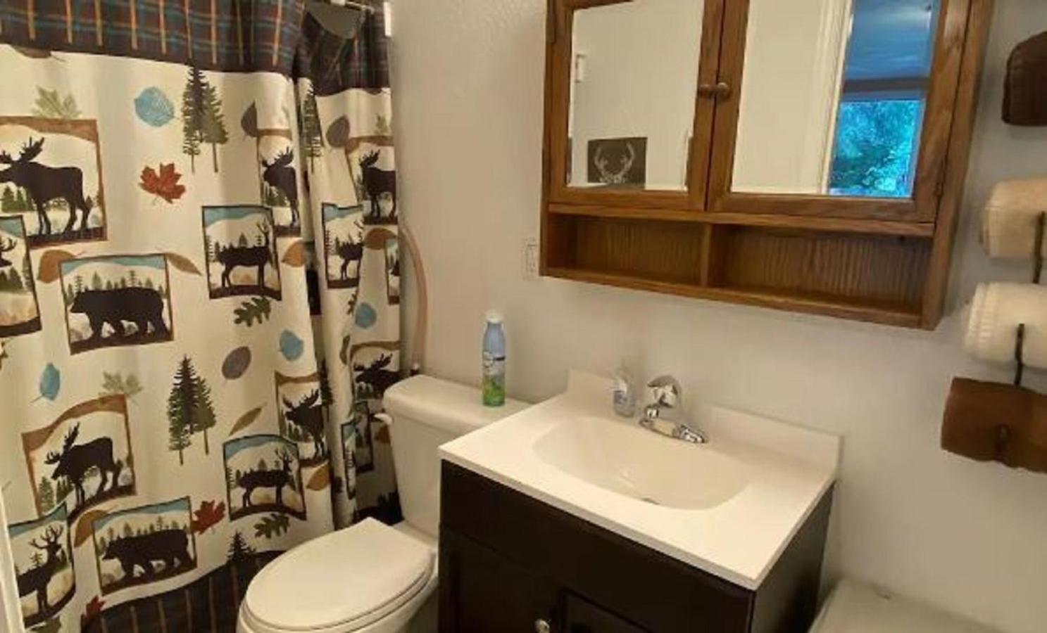 Nauti Otter Inn And Yurt Village Seward Habitación foto