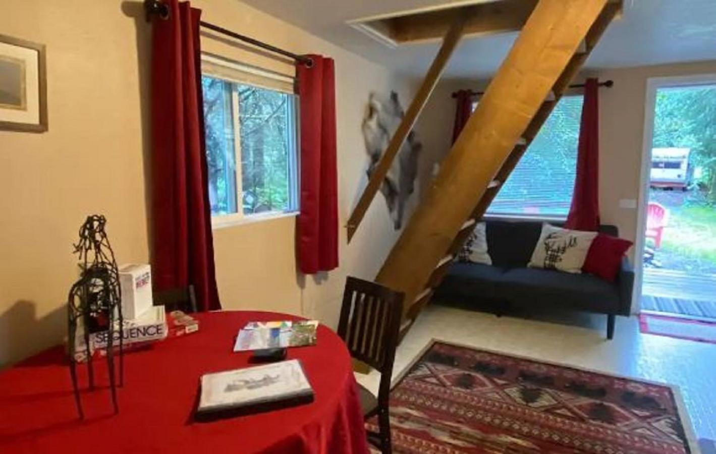 Nauti Otter Inn And Yurt Village Seward Habitación foto