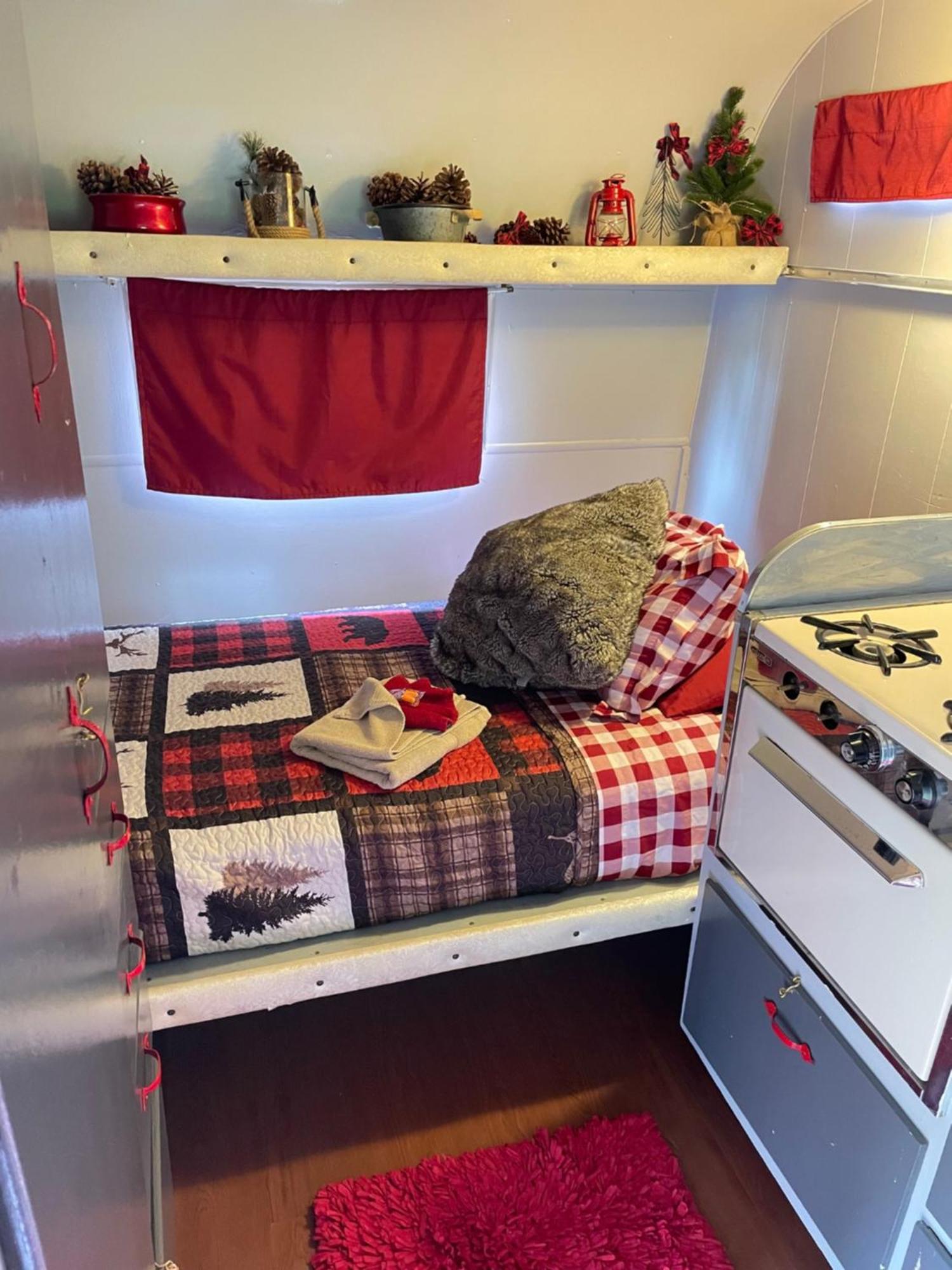Nauti Otter Inn And Yurt Village Seward Habitación foto